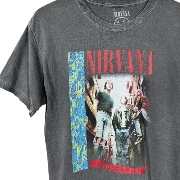 Nirvana Graphic Band Tee Medium Grunge Rock N Roll Black Distressed Boho Casual - Picture 2 of 5